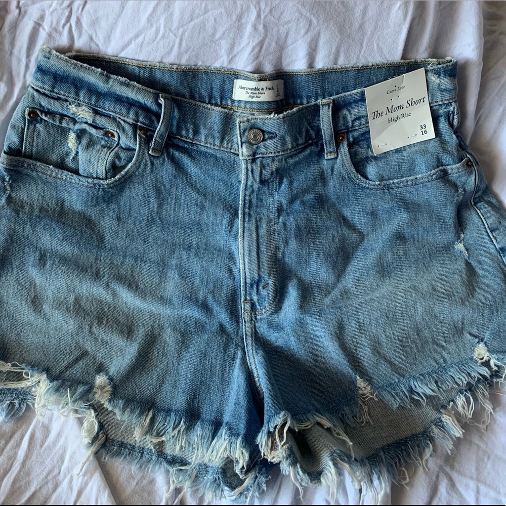 Abercrombie The Mom High Rise Short Curve Love